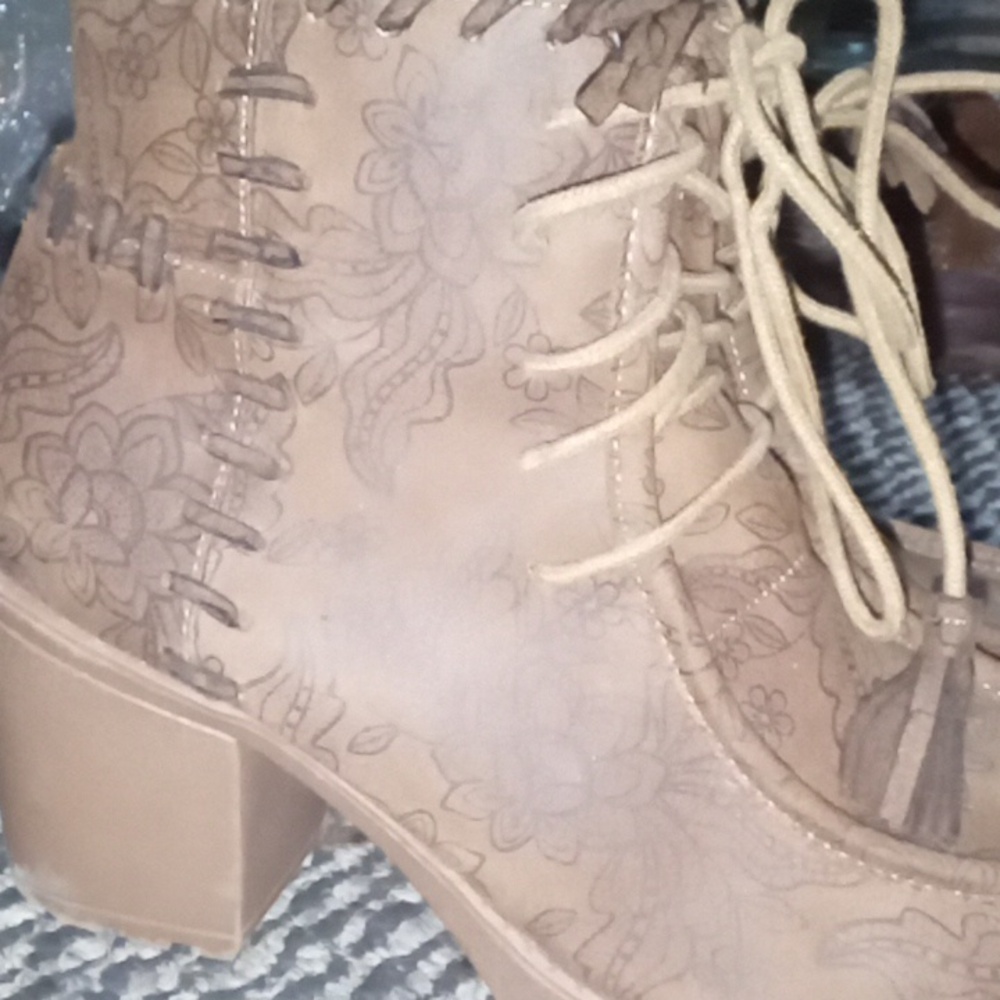 High heel boots - Picture 4 of 6
